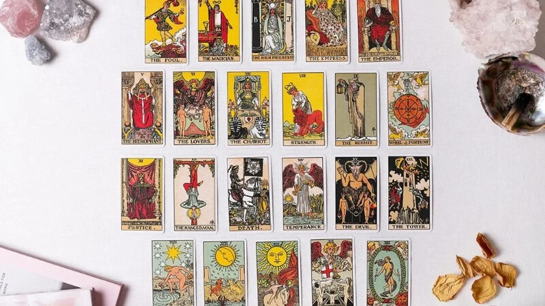 10 bộ bài tarot đẹp nhất theo phong cách Rider Waite hiện đại