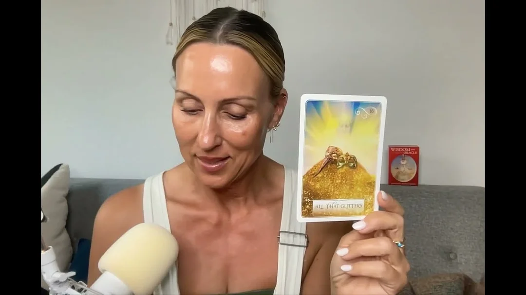 all that glitters oracle card qua ảnh minh họa trải bài Oracle