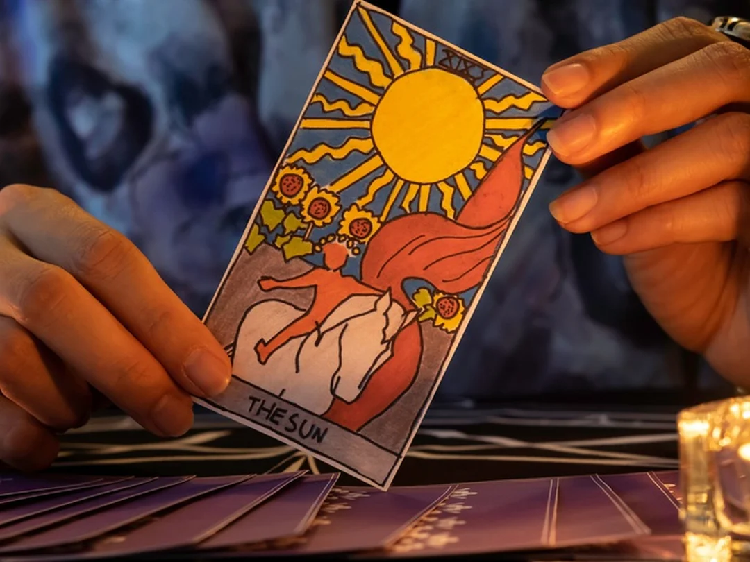 bài tarot đẹp nhưng cần tránh mua sai mục đích
