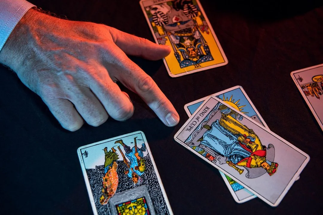 bài tarot hà nội và cách kiểm tra bài gốc trước khi mua