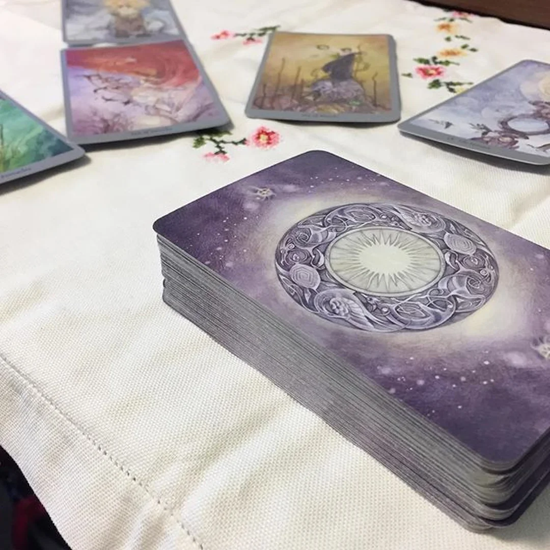 bài tarot handmade cần kiểm tra chất giấy và hình ảnh trước khi mua