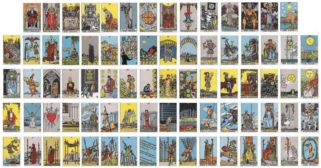bài tarot là gì khi so sánh với bài tây và Oracle