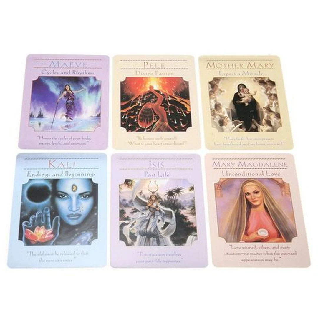 Bộ bài Oracle đặt cạnh nghi thức tắm trăng Tarot Bộ bài Oracle hỗ trợ tắm trăng cho bài tarot