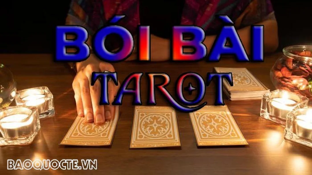 bói bài hàng tháng với hình ảnh lá Tarot dùng cho dự báo tình cảm và công việc