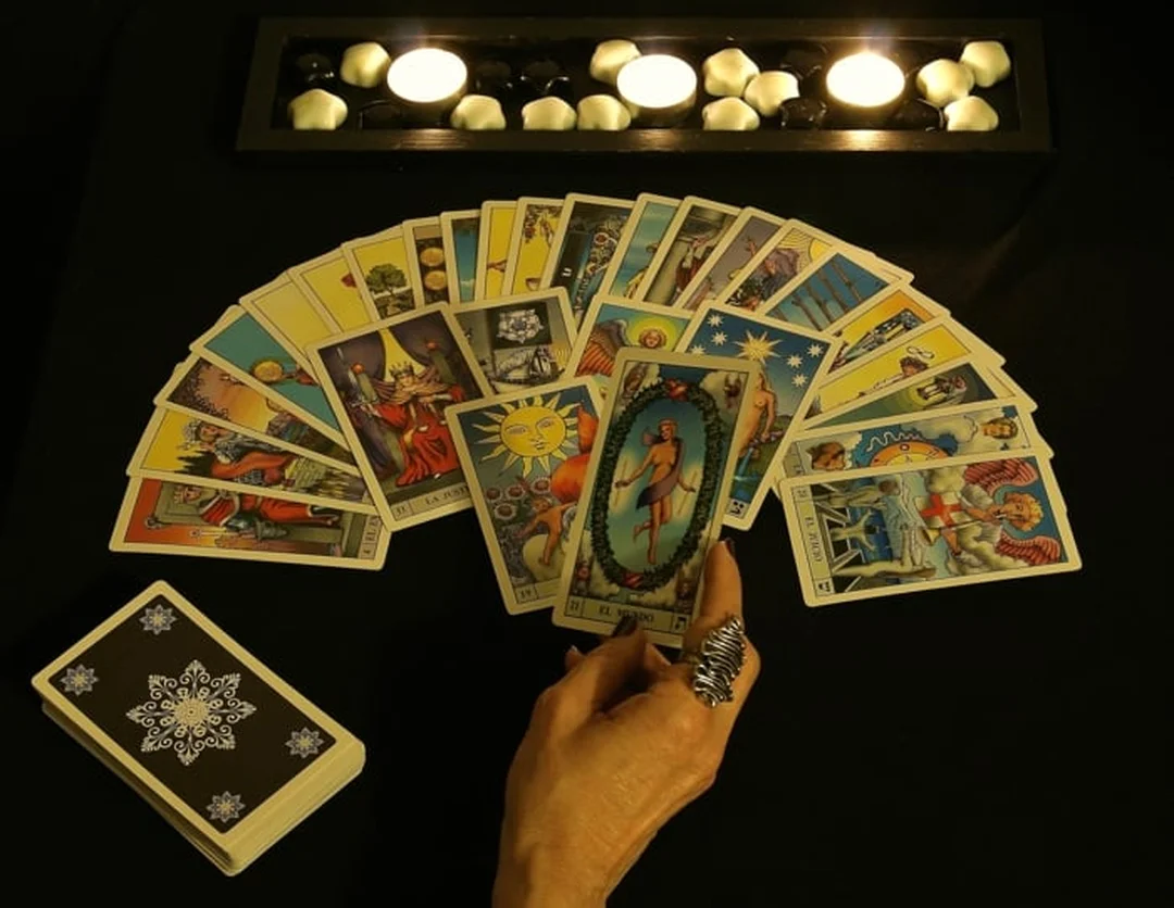 Trải bài bói bài tarot 2018 trực tiếp bói bài tarot 2018 với trải bài trực tiếp