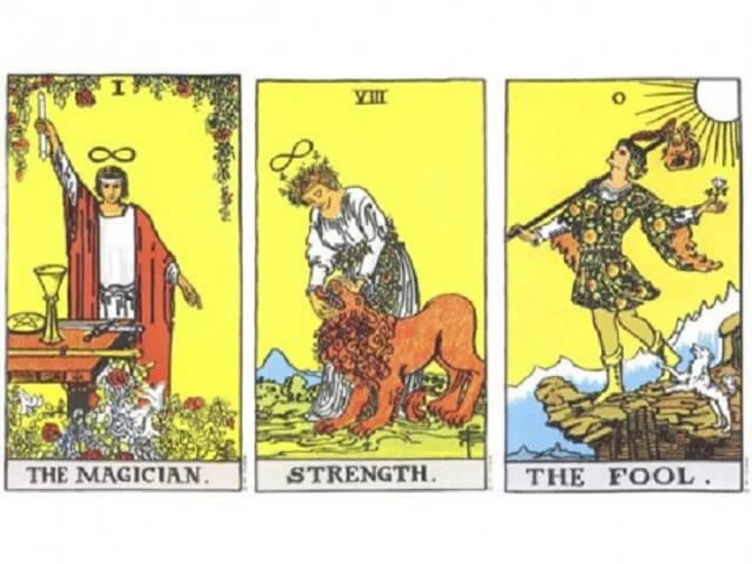 bói bài tarot tình yêu 4 lá với biểu tượng tình cảm
