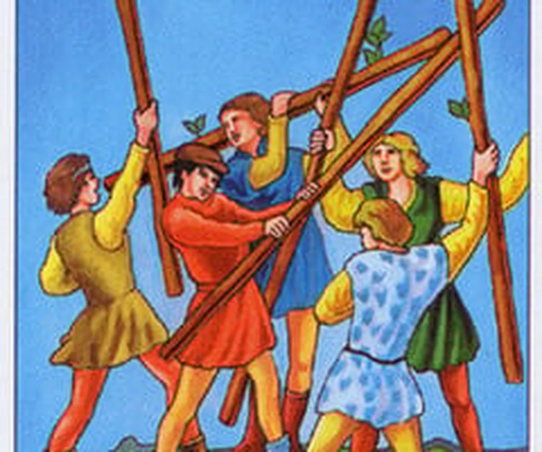 Five of Wands trong các lá bài Tarot các la bài tarot Five of Wands minh họa lỗi đọc bài khi năng lượng bị xung đột