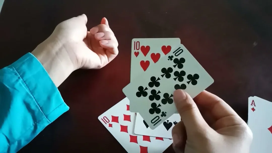 cách bói bài tây tình yêu qua câu hỏi thường gặp