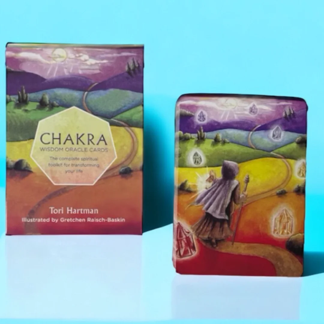 chakra oracle cards trên nền tím cho trải bài hằng ngày