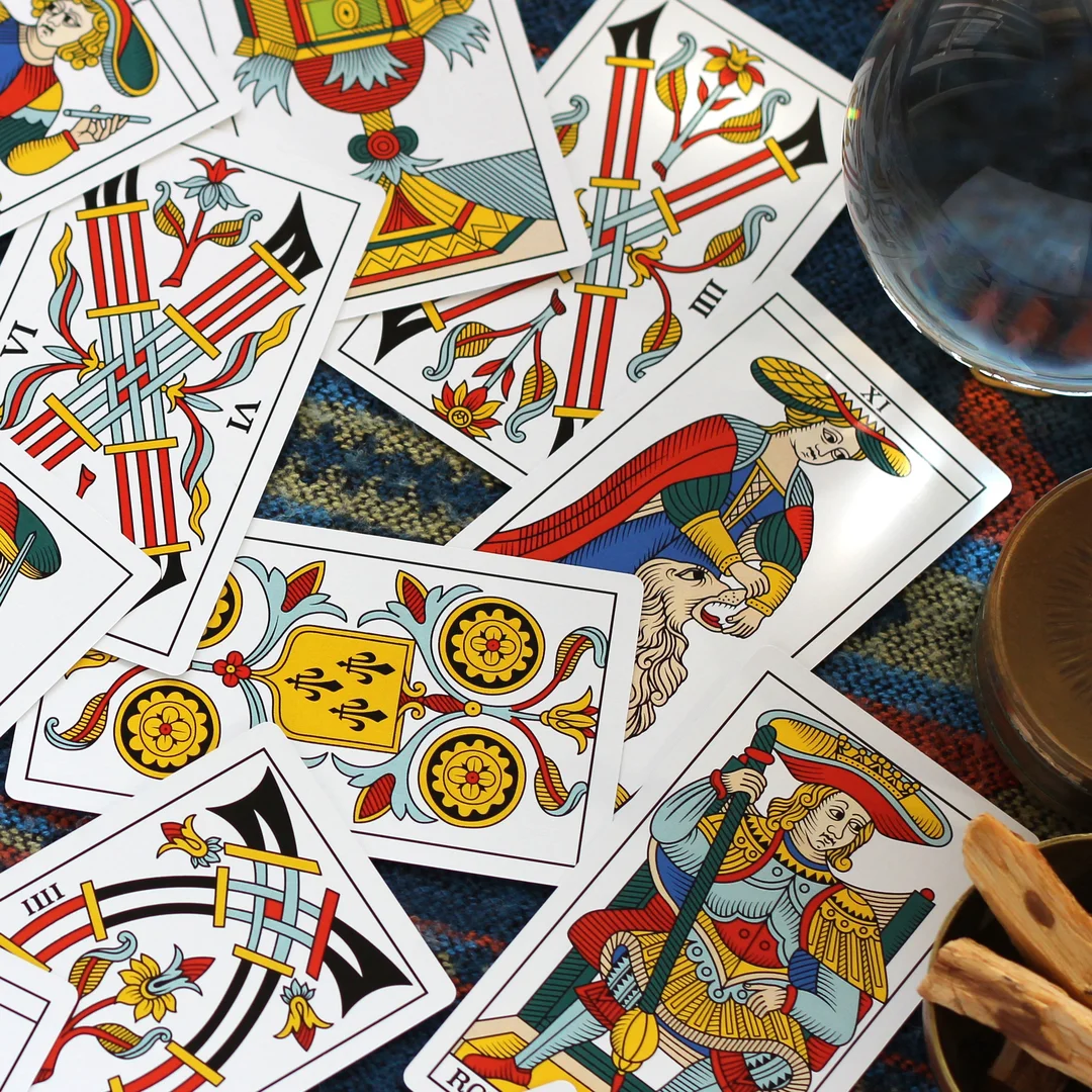 handmade tarot shop với bộ Nicolas Conver Tarot thủ công