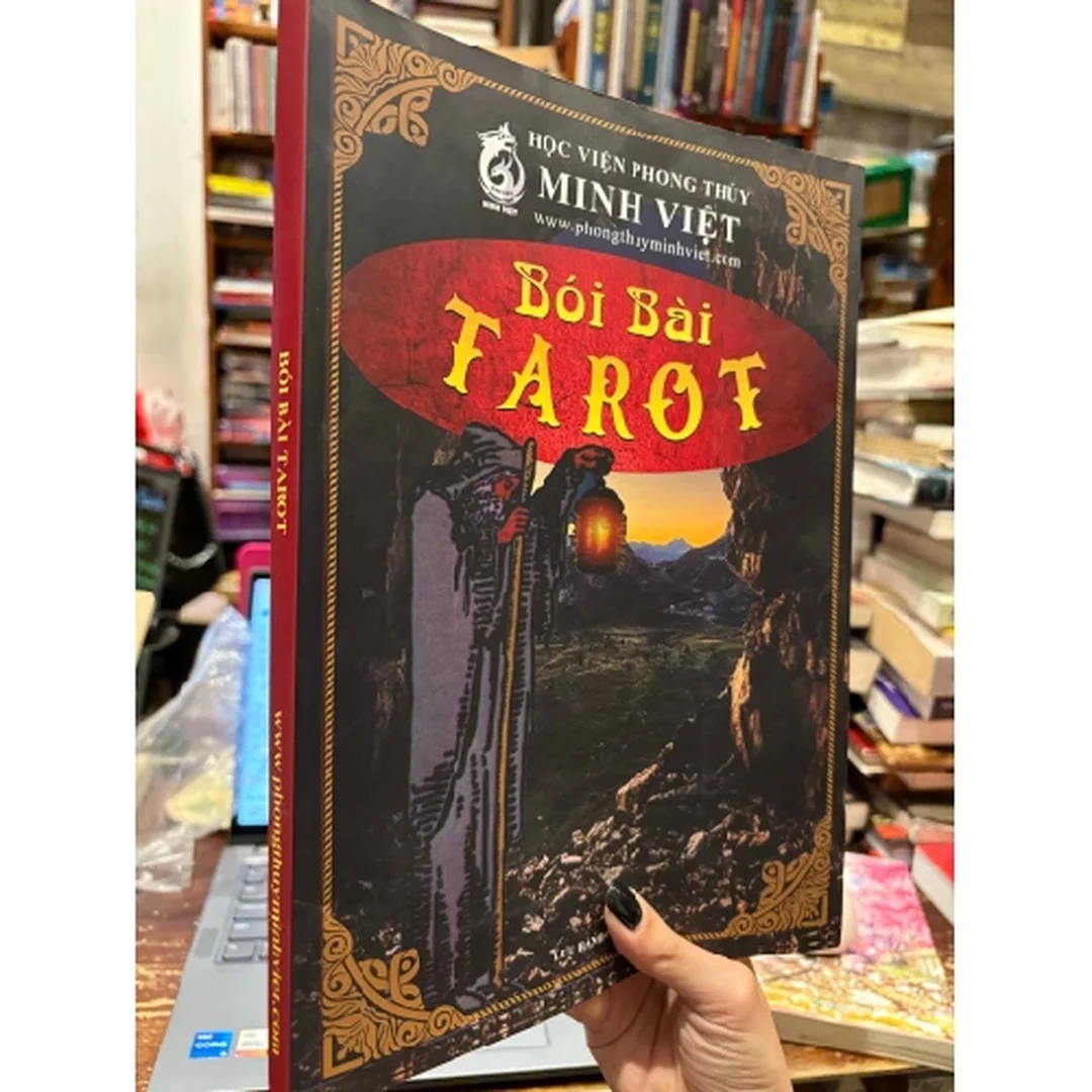 học bói bài tarot qua cách chọn bộ bài đầu tiên