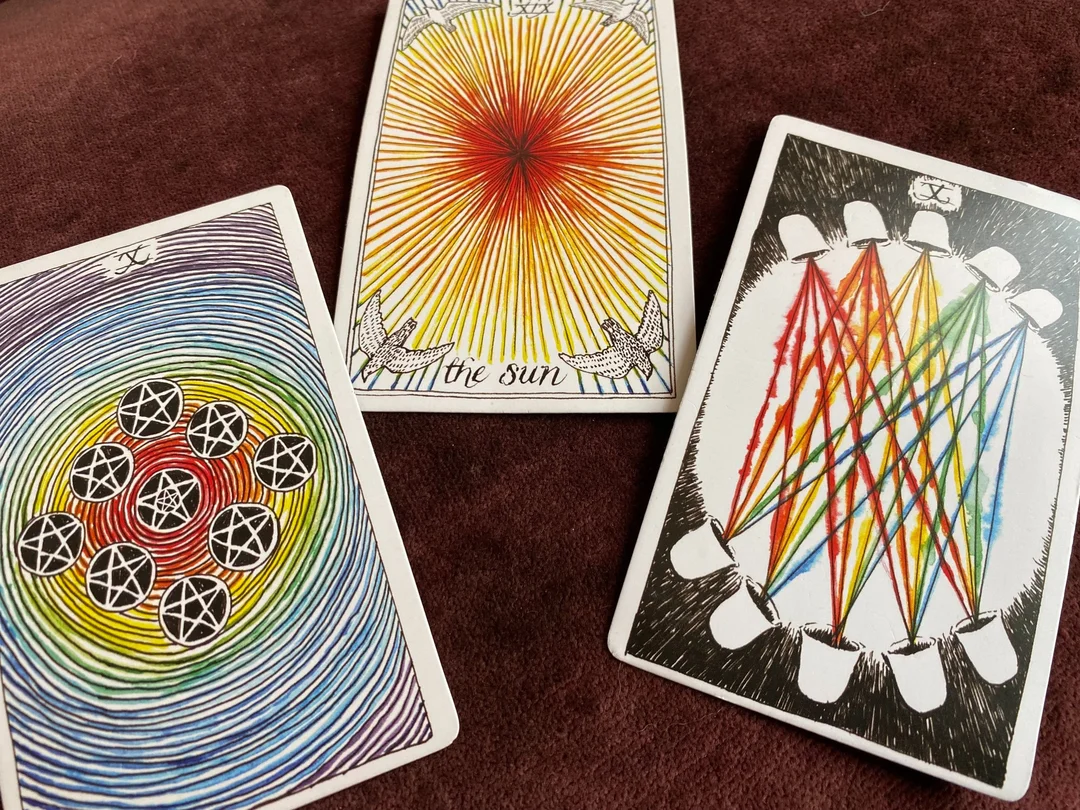 Hộp đựng và chất giấy The Wild Unknown Tarot deck