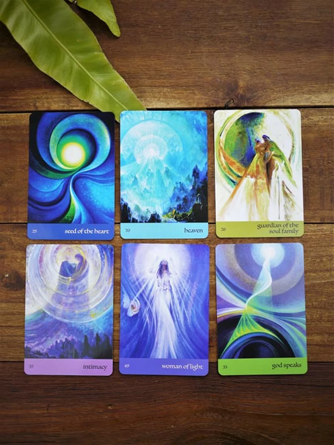 journey of love oracle deck chụp thực tế với hộp và lá bài