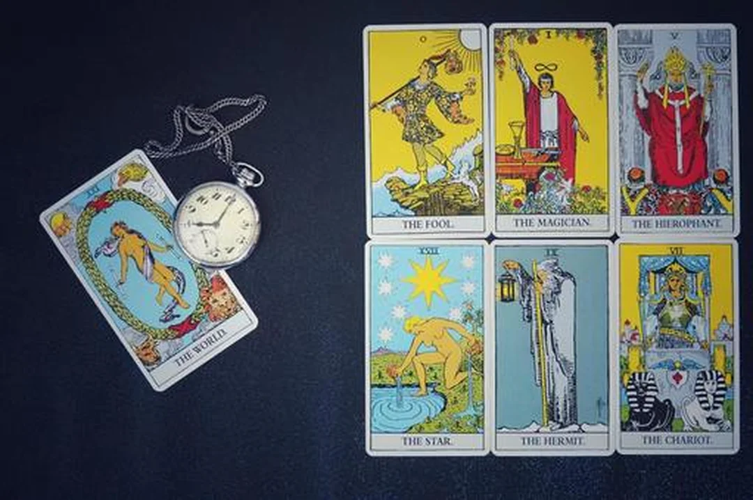 major arcana 3 card spread với hình ảnh thực hành Tarot