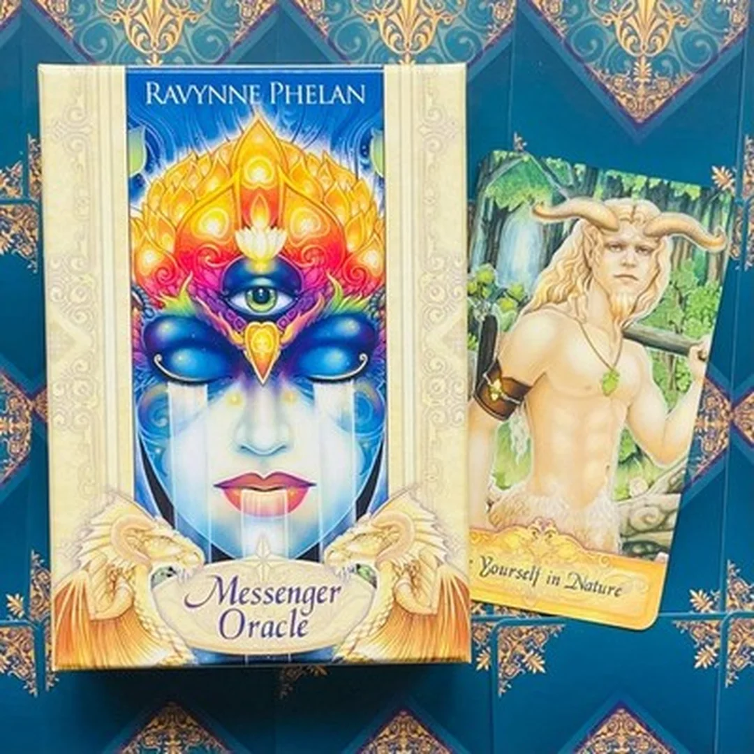 messenger oracle cards với hình minh họa động vật và biểu tượng trực giác