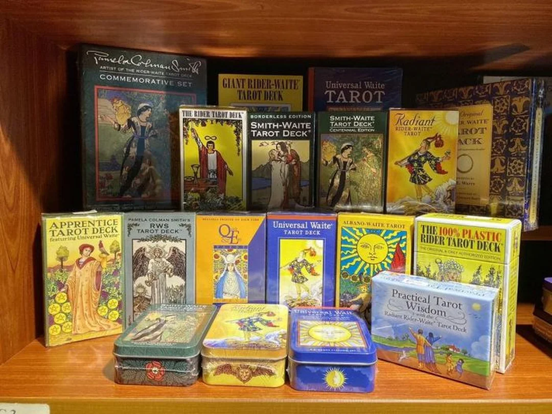 mua bài tarot tphcm kiểm tra bộ bài trước khi chọn deck