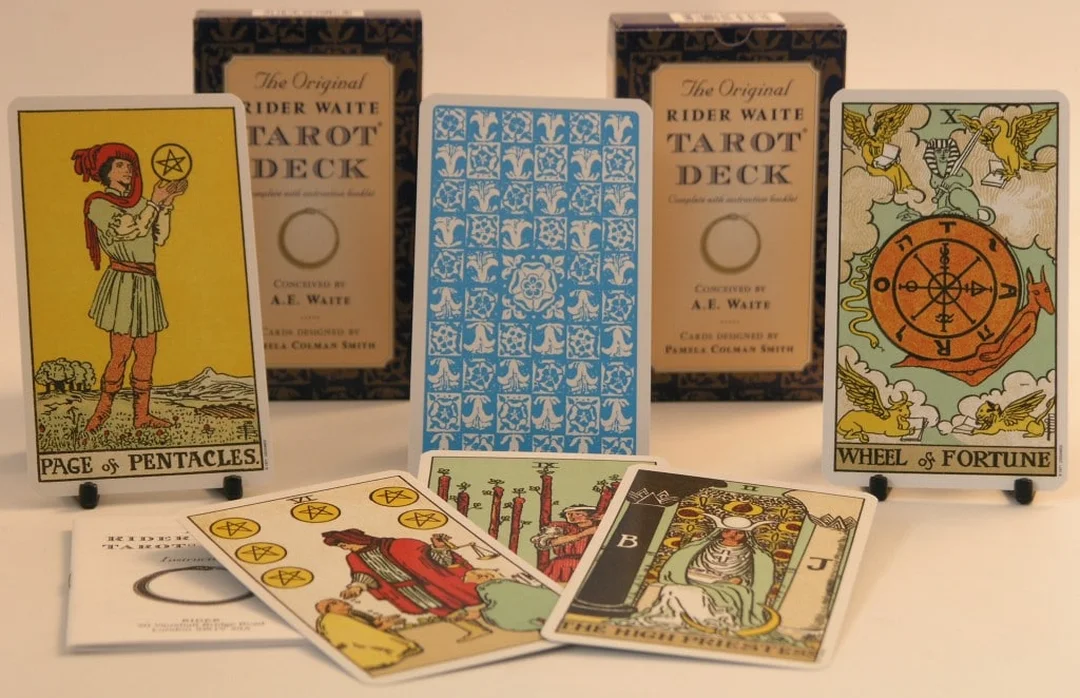 những bộ bài tarot dành cho người mới học để thực hành trải bài hằng ngày