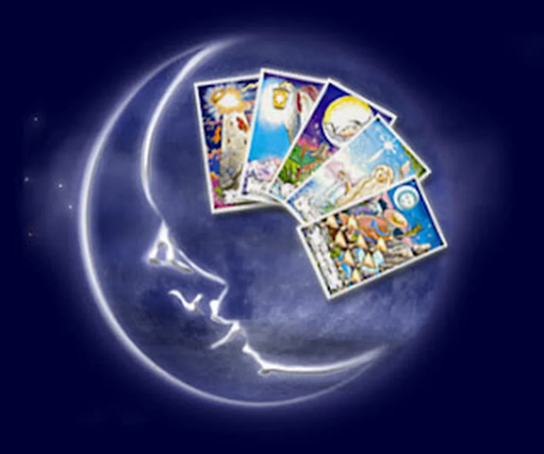 những bộ bài tarot dễ thương dạng minh họa nhiều lá bài