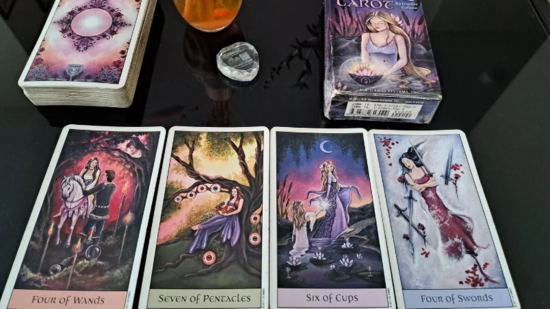 những bộ bài tarot đẹp nhất theo bảng chọn nhanh cho người mới