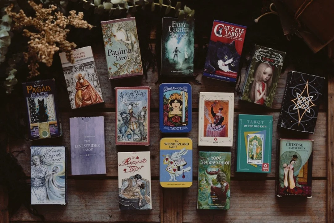những bộ bài tarot nổi tiếng dùng để luyện trải bài hằng ngày
