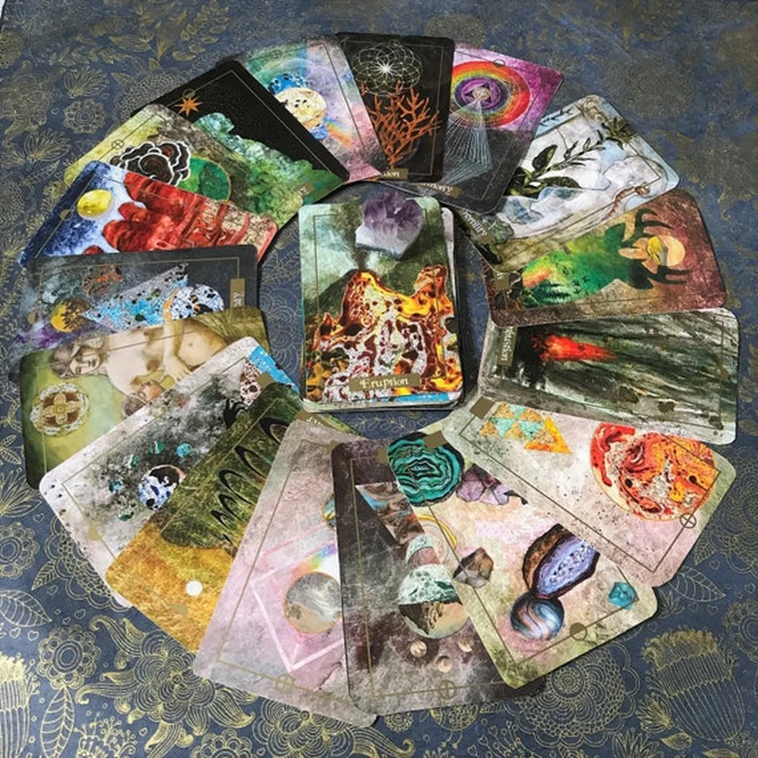 oracle card decks từ nhiều nhà xuất bản khác nhau