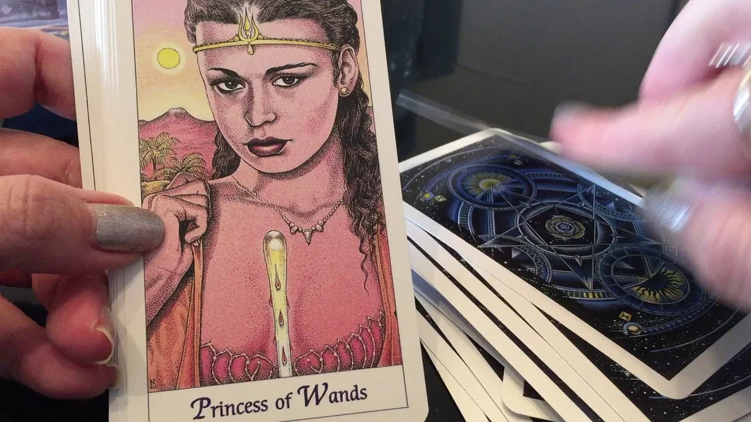 Review cận cảnh Cosmic Tarot Deck