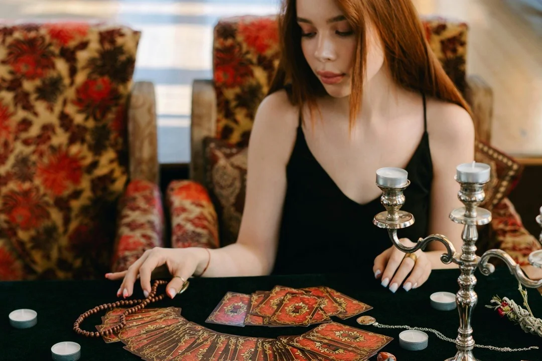 rút bài tarot online bằng công cụ kỹ thuật số