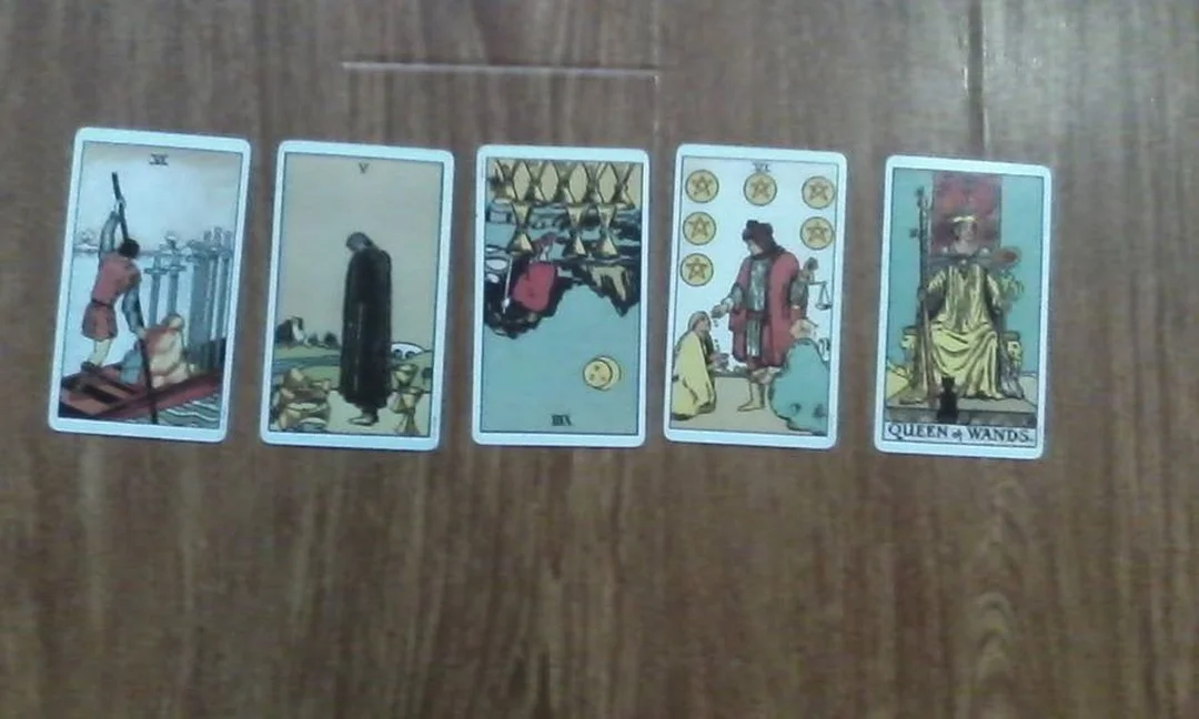 sai lầm khi trải bài tình yêu 5 lá bằng Tarot