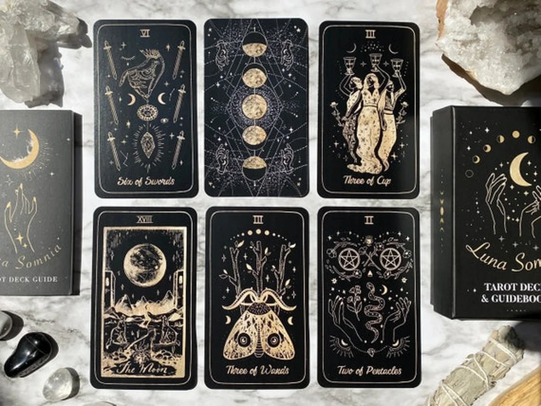 tarot deck phong cách nghệ thuật cho người mới học