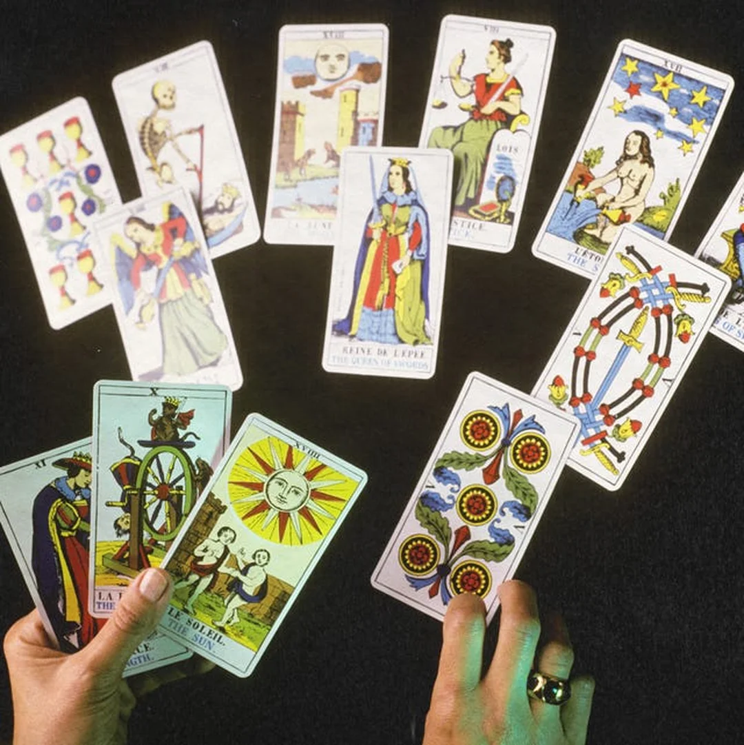 đặt câu hỏi cho tarot reading tarot reading với câu hỏi đúng trước khi rút bài