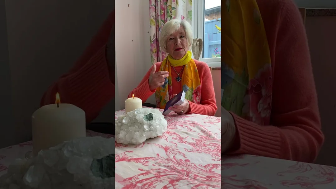 Video hướng dẫn cách dùng Oracle Cards cho người mới