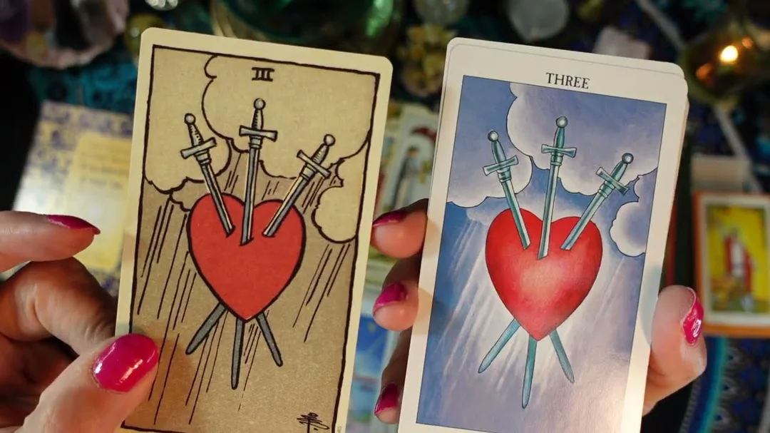 Video review Radiant Rider Waite Tarot so sánh với Rider Waite gốc